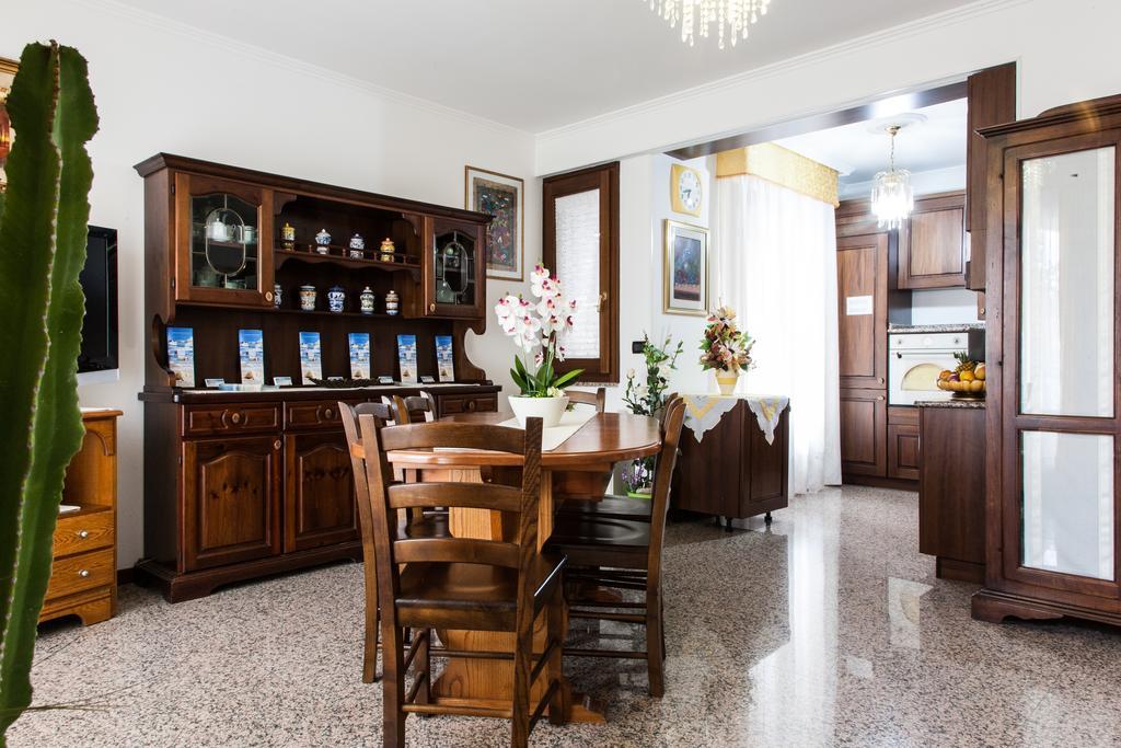 Affittacamere Acquamarina Oristano Esterno foto